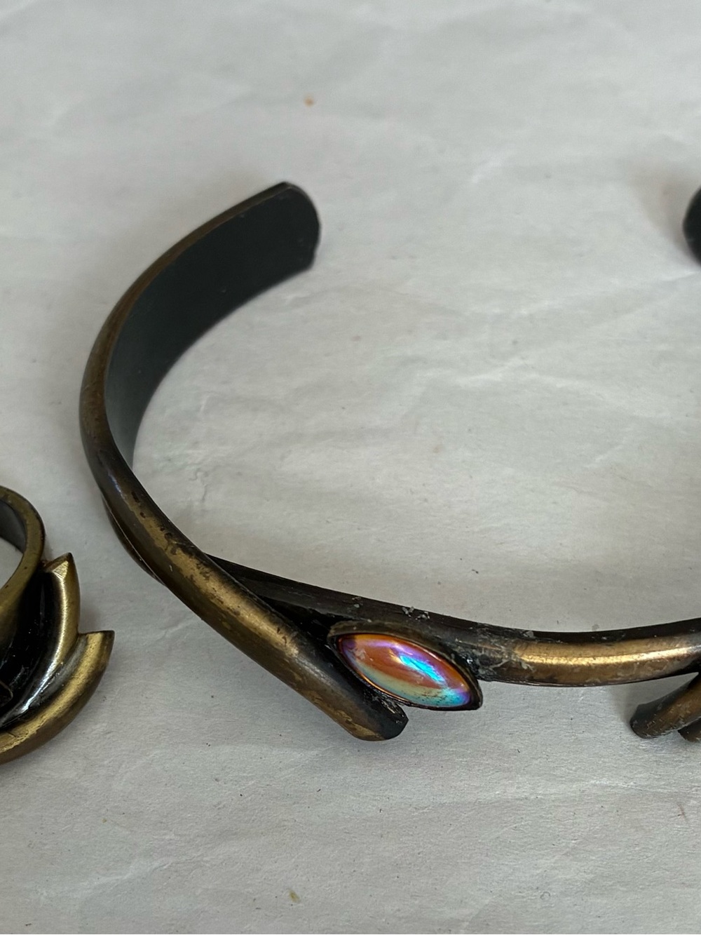 Iridescent Marquise Stone Cuff Bracelet - Black/Gold